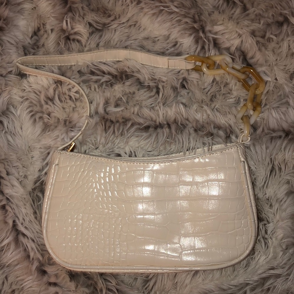 White leather shoulder bag